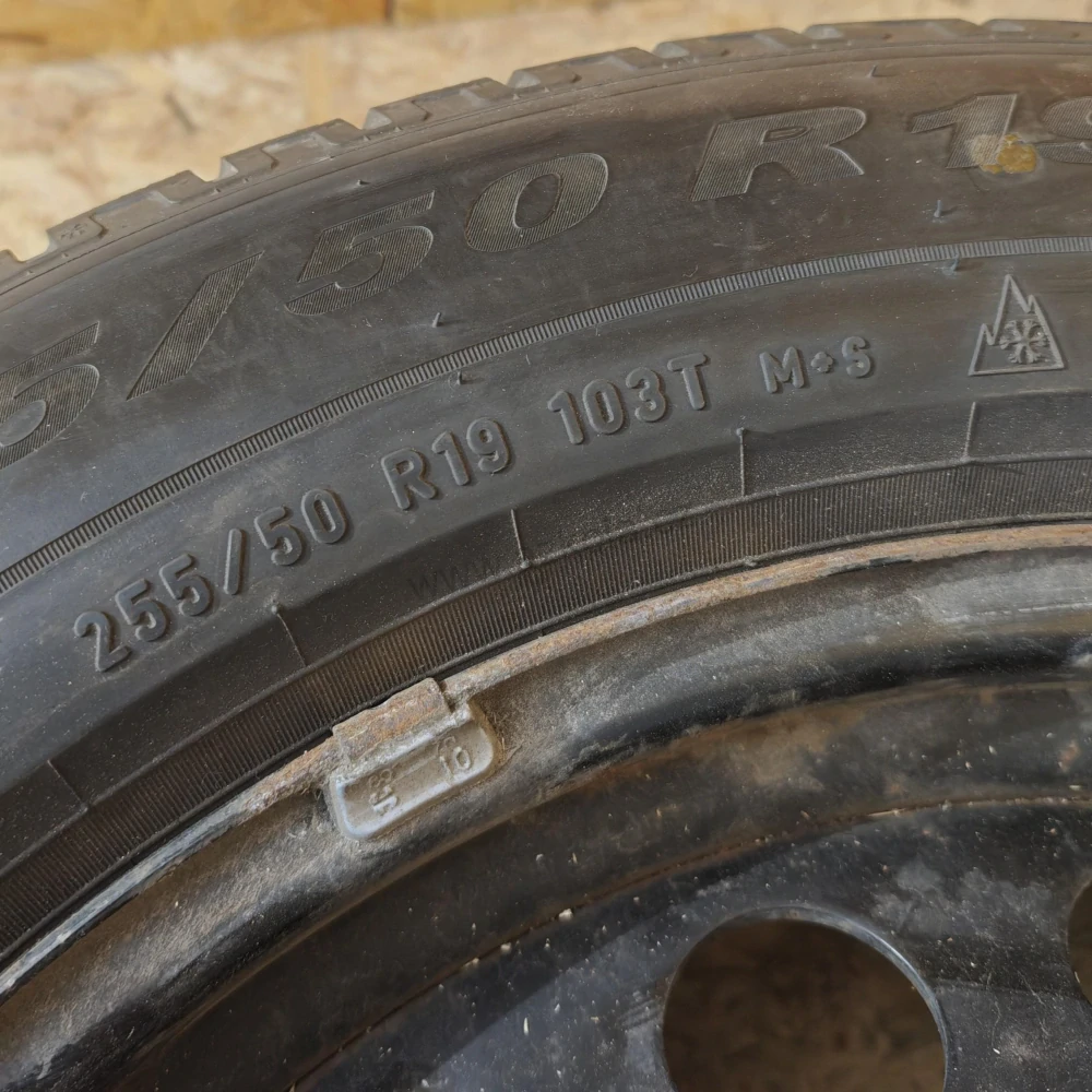 Zimní kola Škoda, VW, Audi 255/50 R19 č. AK194