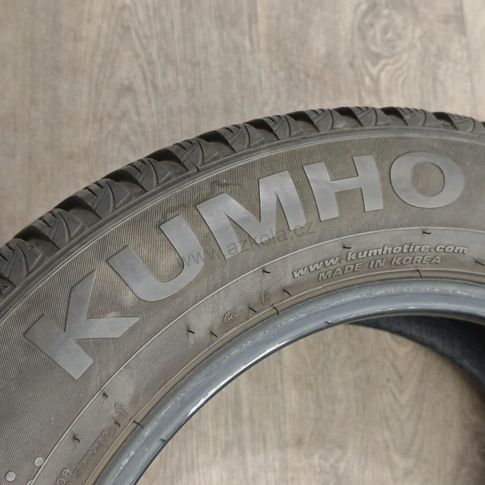 Zimní pneumatiky 195/65 R15 Kumho č. AP921