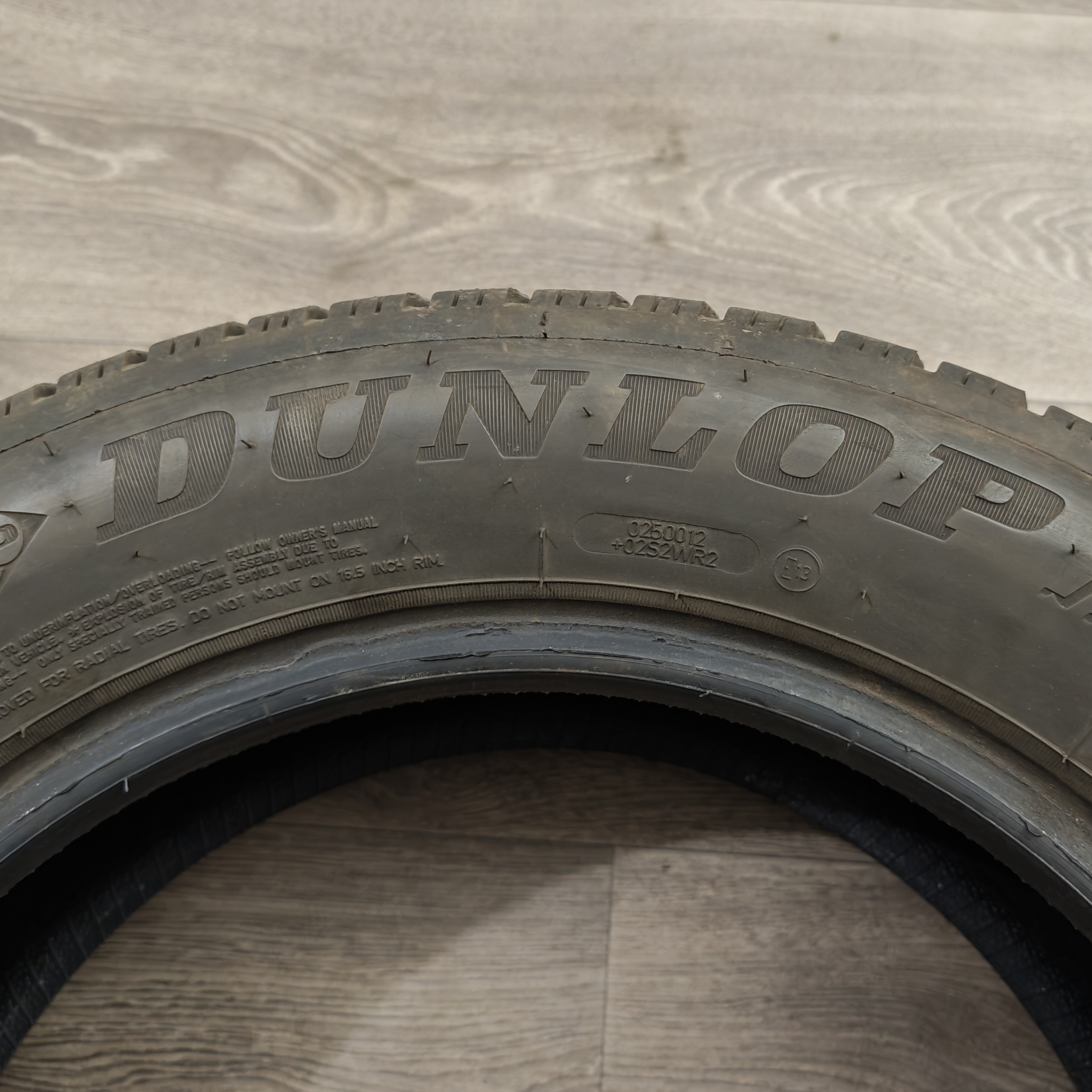 Zimní pneumatiky 205/60 R16 Dunlop č. AP949