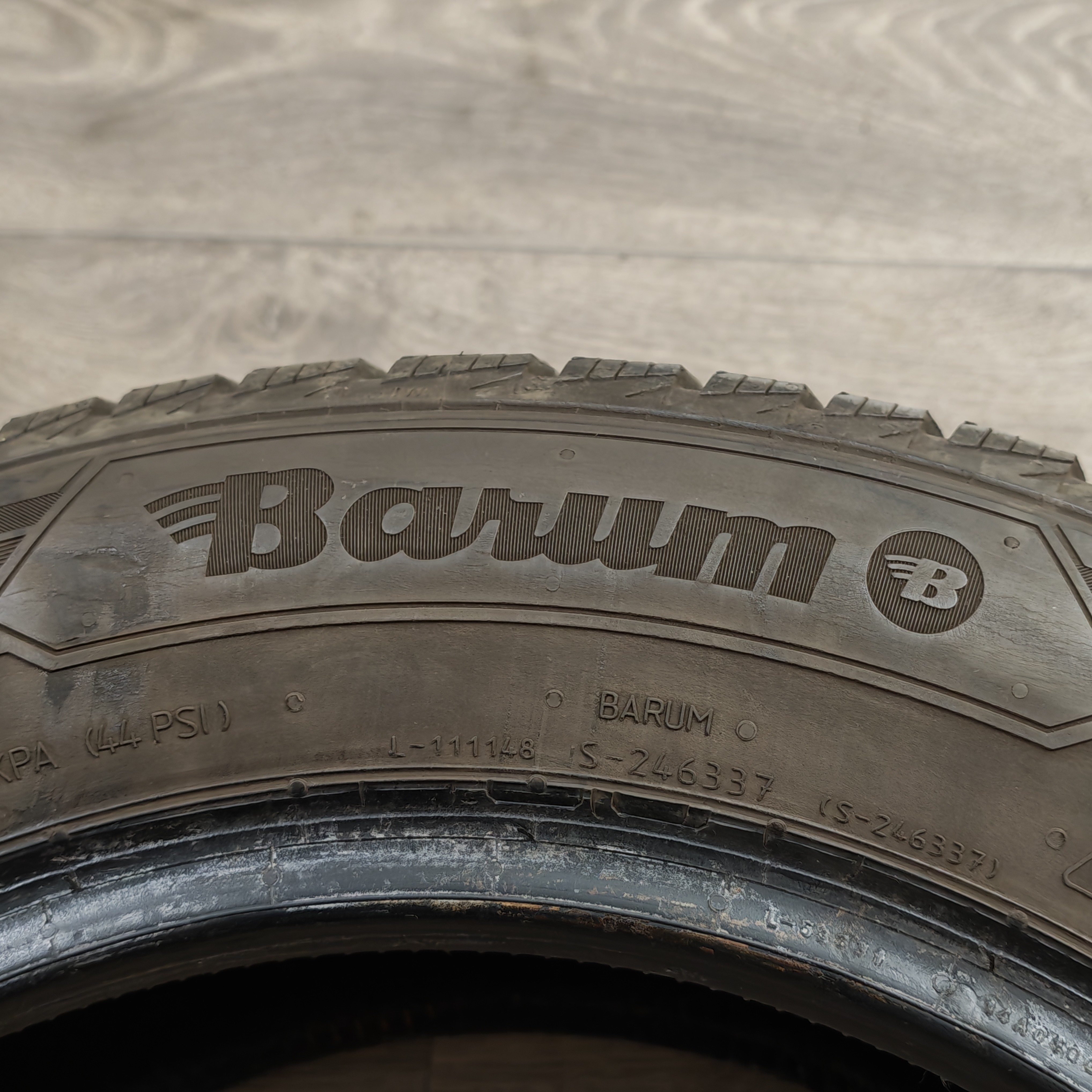 Zimní pneumatiky 165/70 R14 Dunlop č. AP982