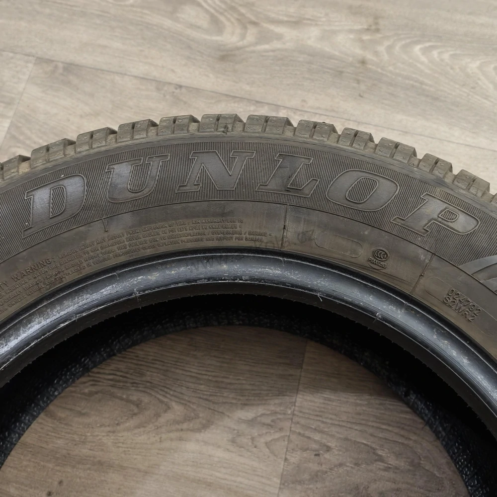 Zimní pneumatiky 195/65 R15 Dunlop č. AP990