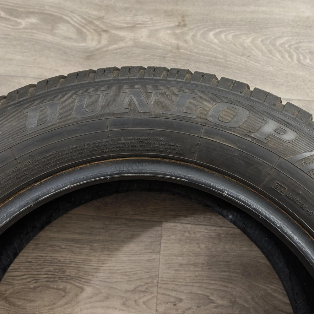 Zimní pneumatiky 215/60 R16 Dunlop č. AP995