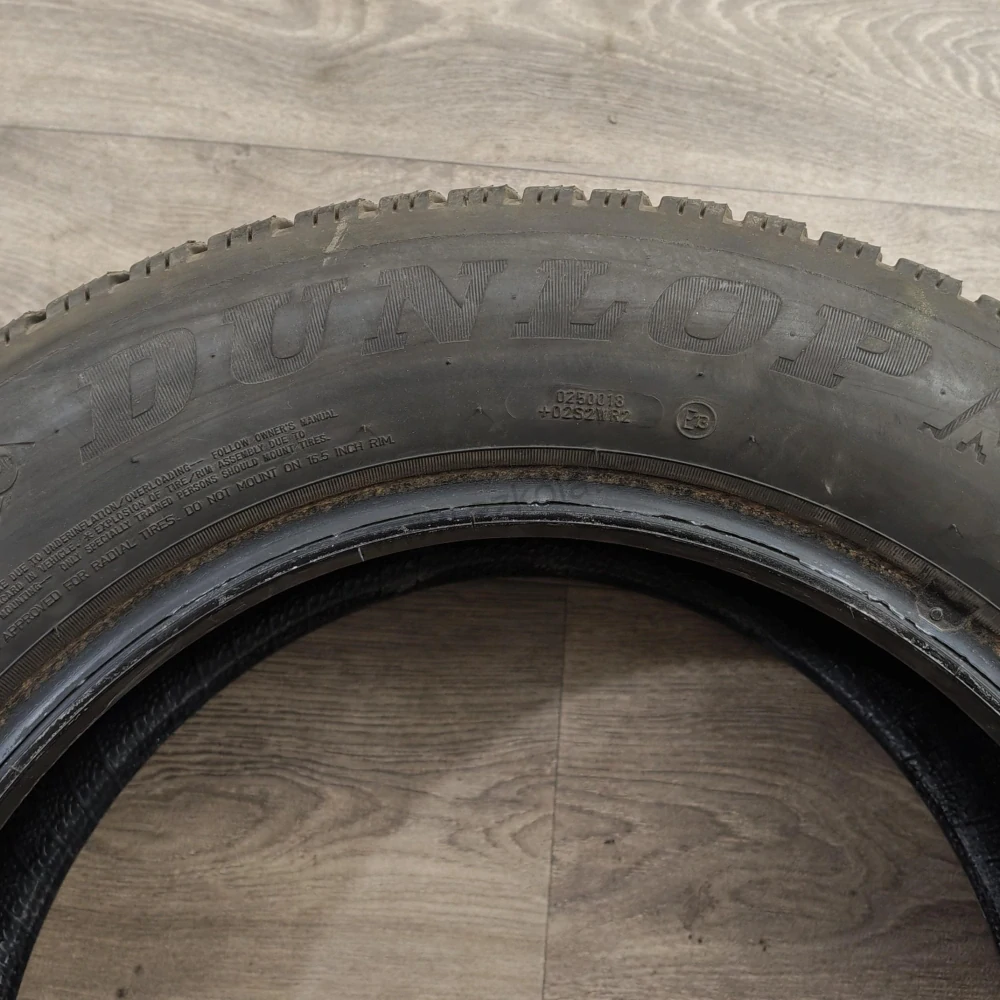 Zimní pneumatiky 215/60 R16 Dunlop č. AP1017