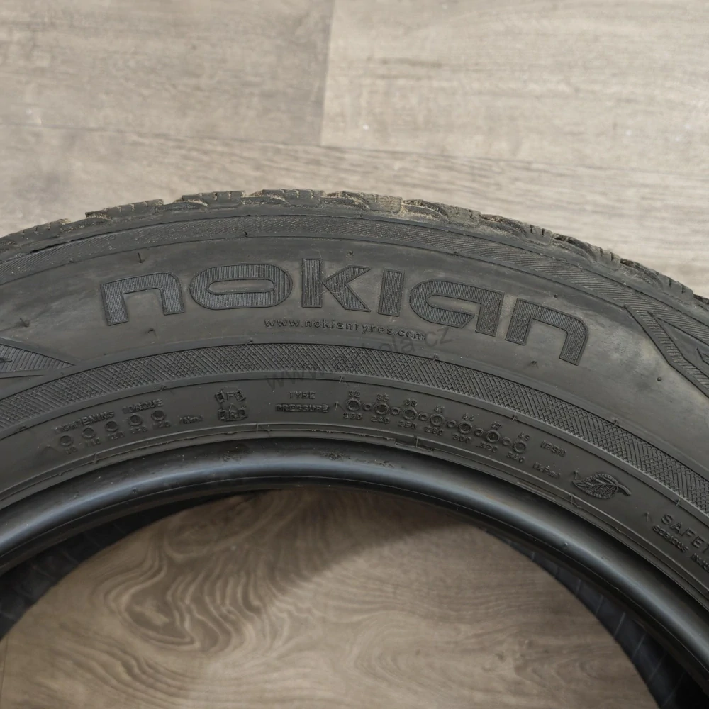 Zimní pneumatiky 225/60 R17 SUV Nokian č. AP1021