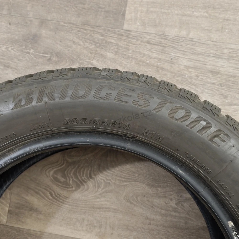 Zimní pneumatiky 205/55 R16 Bridgestone č. AP1064