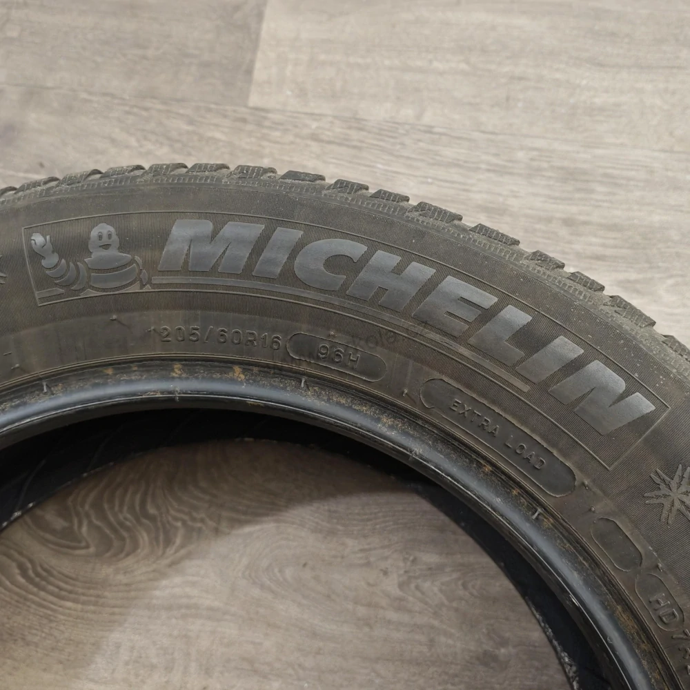 Zimní pneumatiky 205/60 R16 Michelin č. AP1069