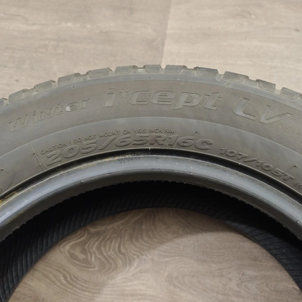 Zimní pneumatiky 205/65 R16C Hankook č. AP1066