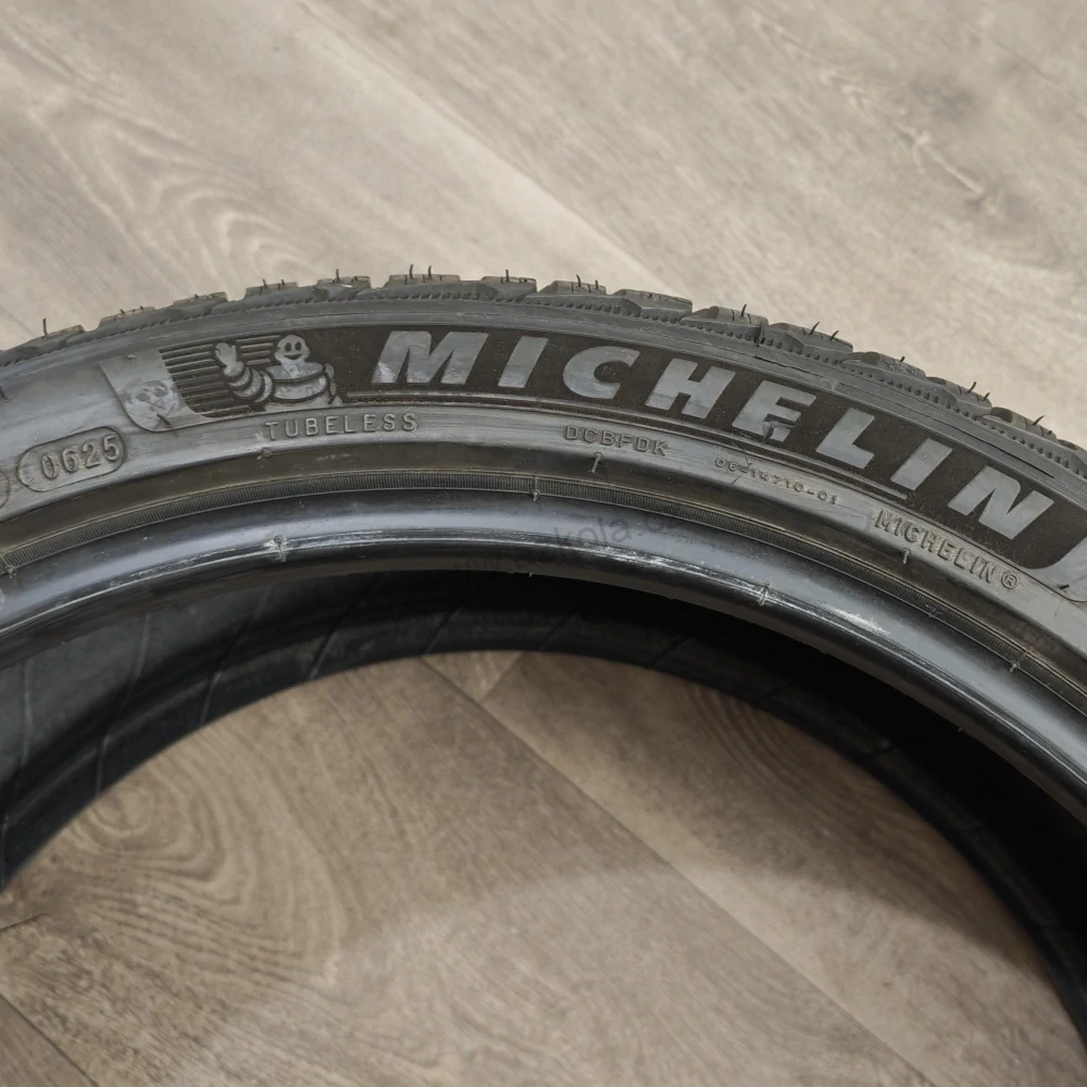 Zimní pneumatiky 235/40 R19 Michelin č. AP1085