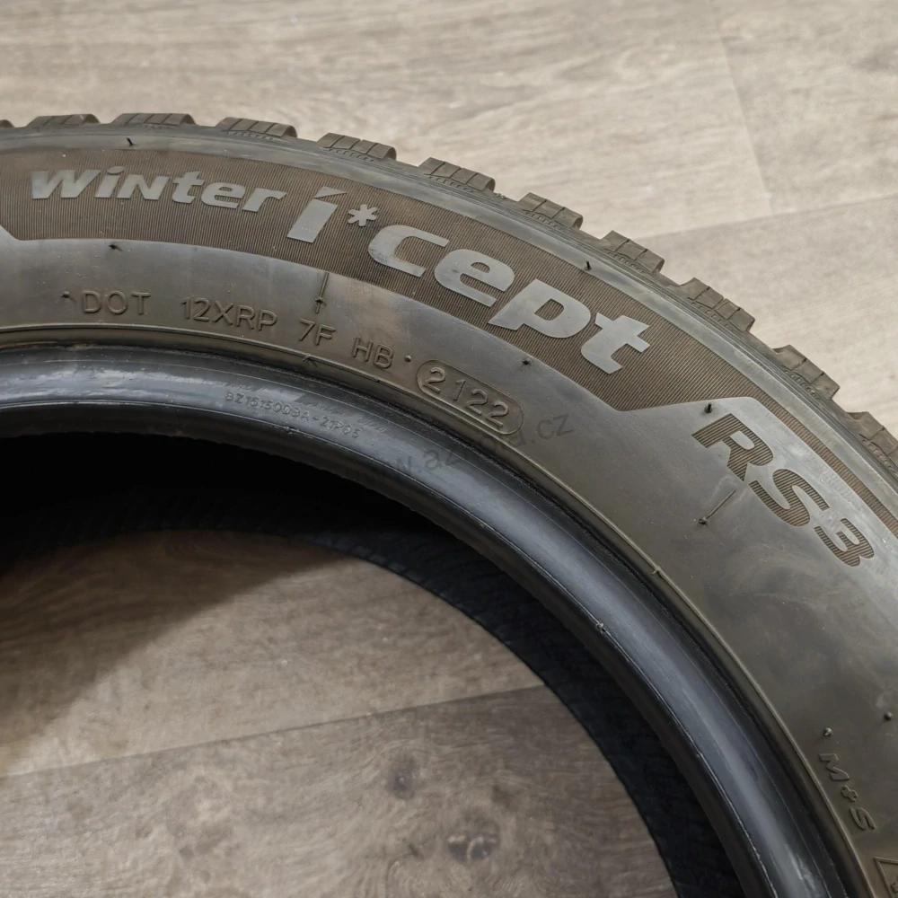 Zimní pneumatiky 205/55 R16 Hankook č. AP1089