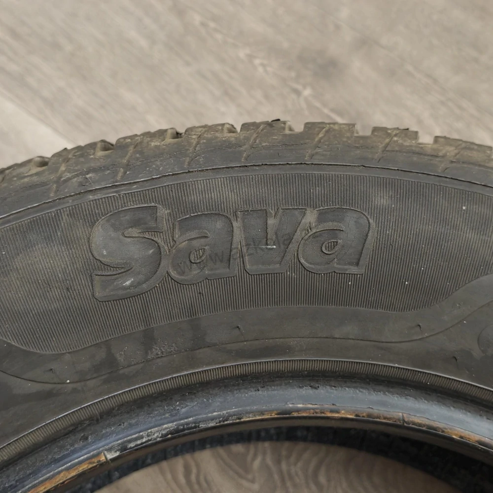 Zimní pneumatiky 215/65 R16 Sava č. AP1090