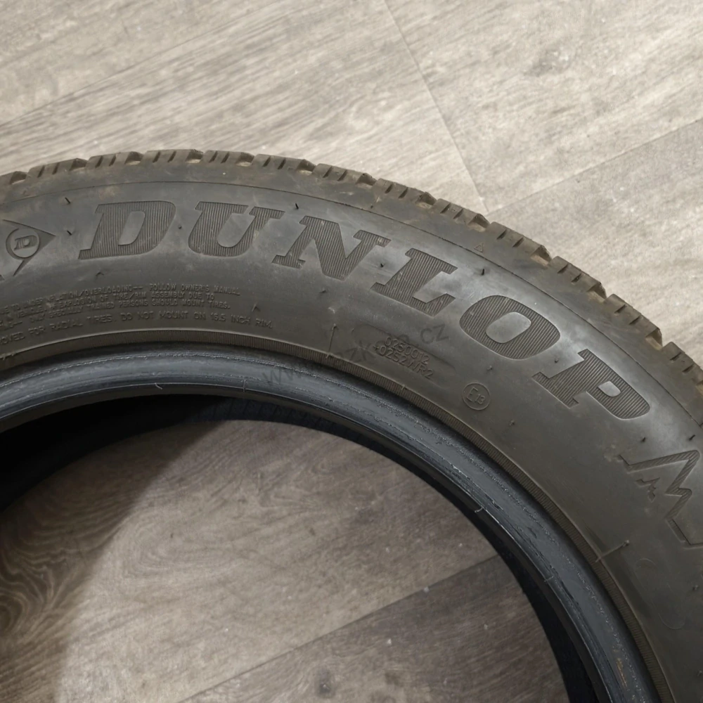 Zimní pneumatiky 205/60 R16 Dunlop č. AP1102