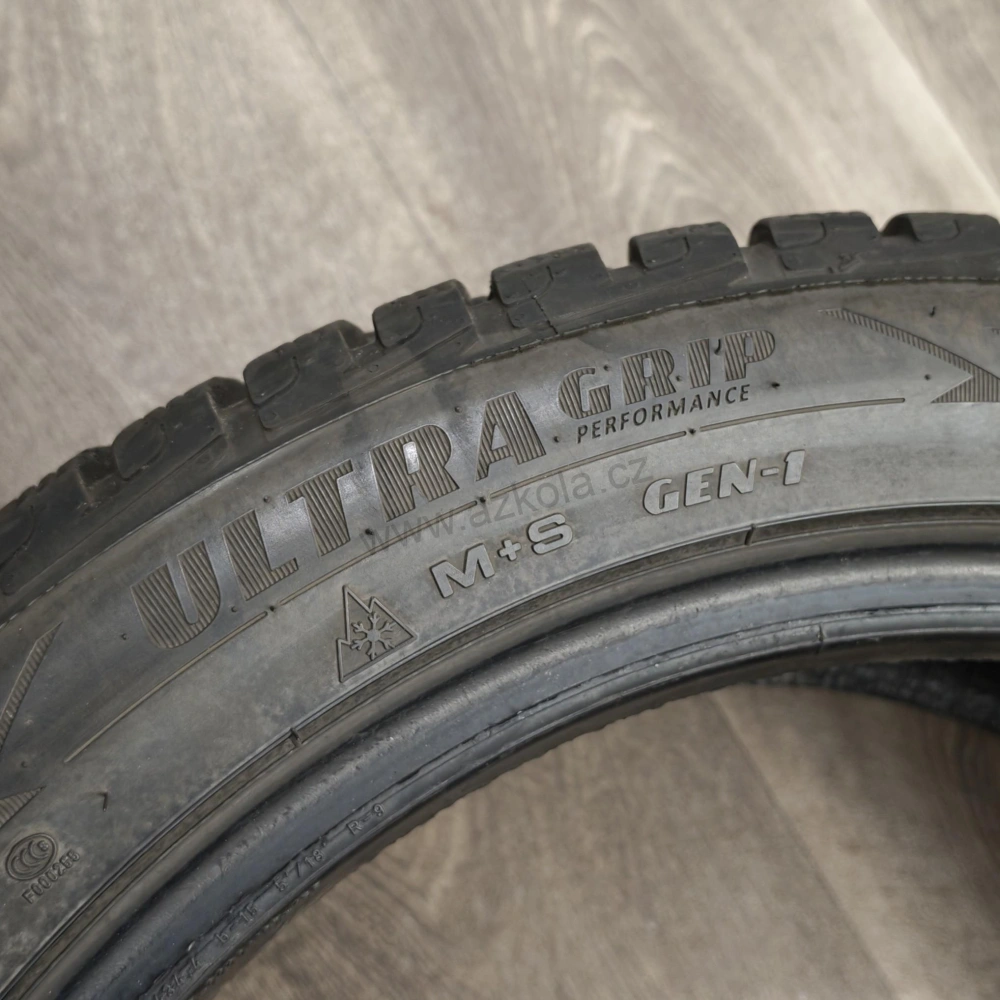 Zimní pneumatiky 215/50 R17 GoodYear č. AP1114