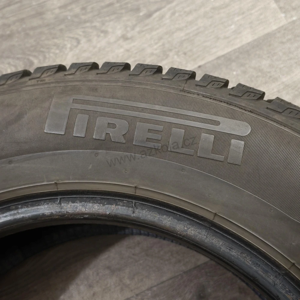 Zimní pneumatiky 195/65 R15 Pirelli č. AP1131