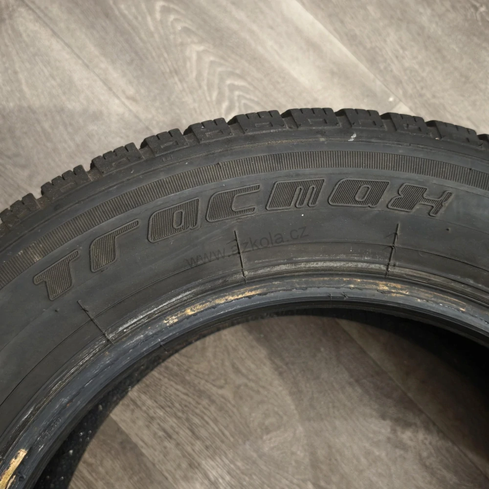 Zimní pneumatiky 215/60 R16 Tracmax č. AP1153