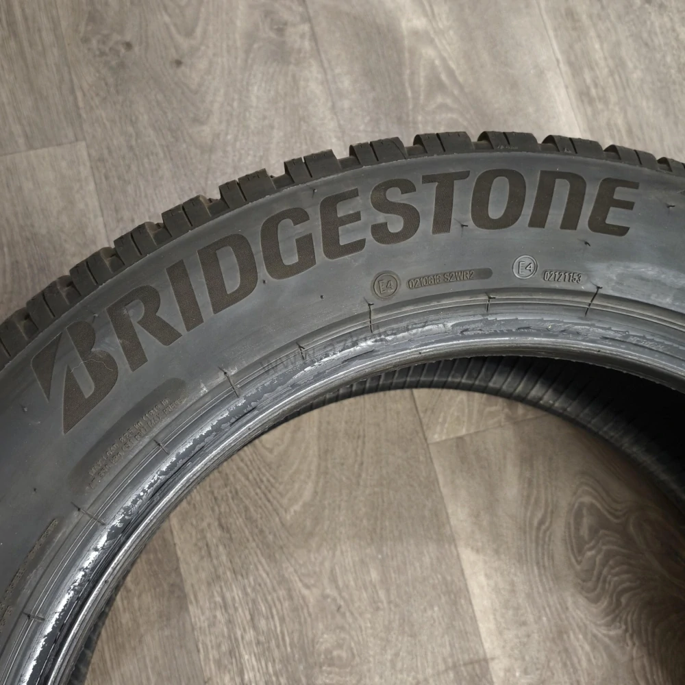 Zimní pneumatiky 235/55 R19 Bridgestone č. AP1168