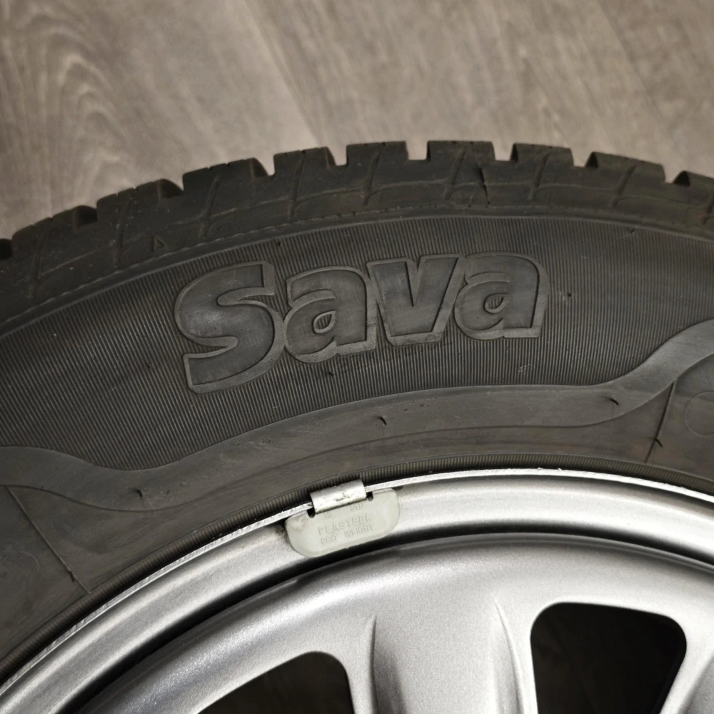 Zimní pneumatiky 215/65 R16 Sava č. AK225