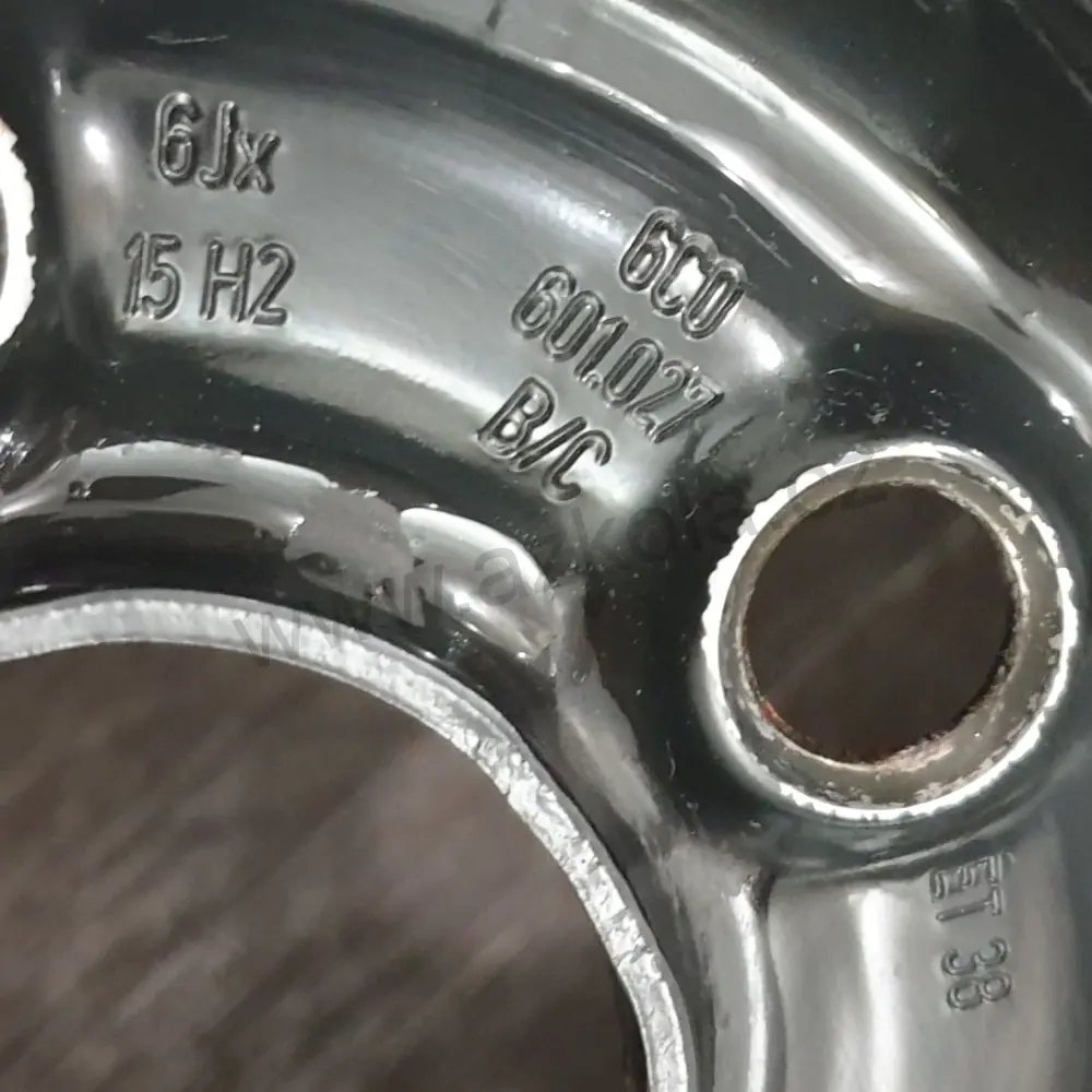 Sada zimních kol Škoda, Volkswagen, Seat, Audi 185/60 R15 č. AK63