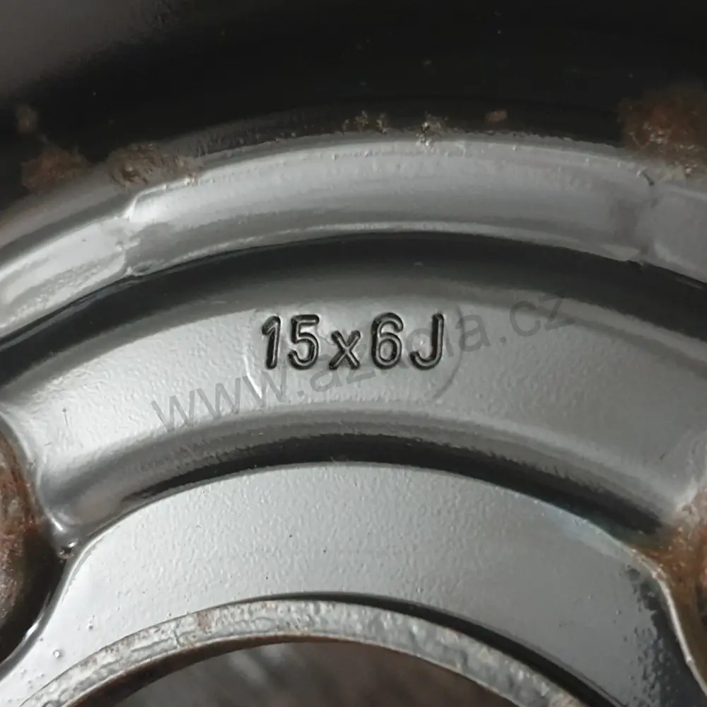 Sada zimních kol Nissan 185/65 R15 AK74