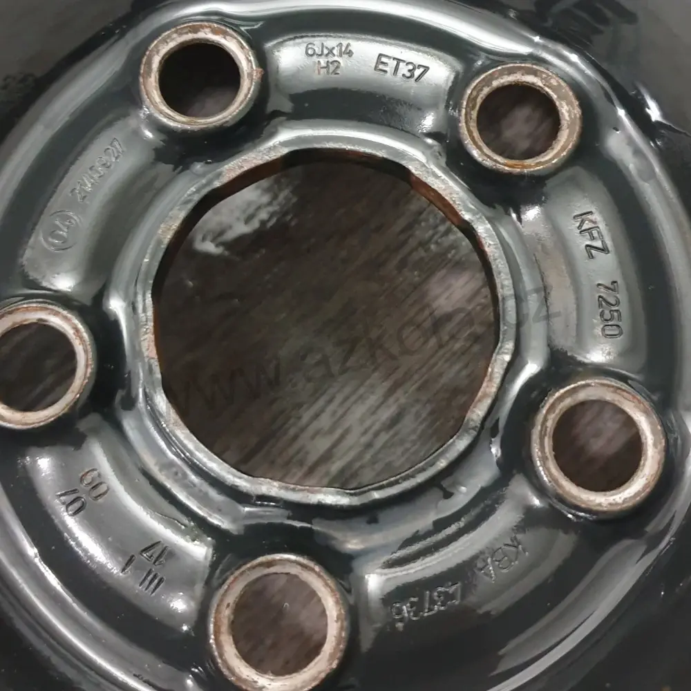 Sada zimních kol Škoda 185/60 R14 č. AK77
