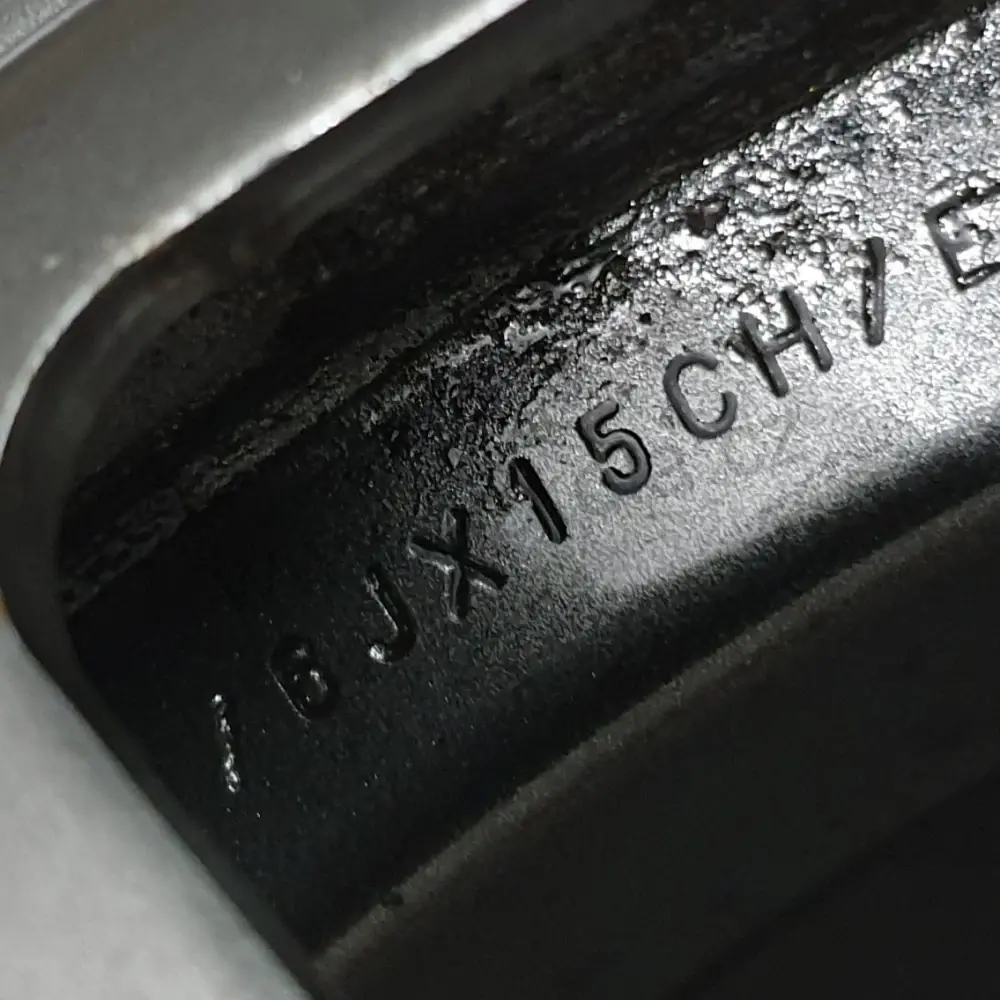 Sada zimních kol Škoda, Volkswagen, Seat, Audi 185/60 R15 č. AK91