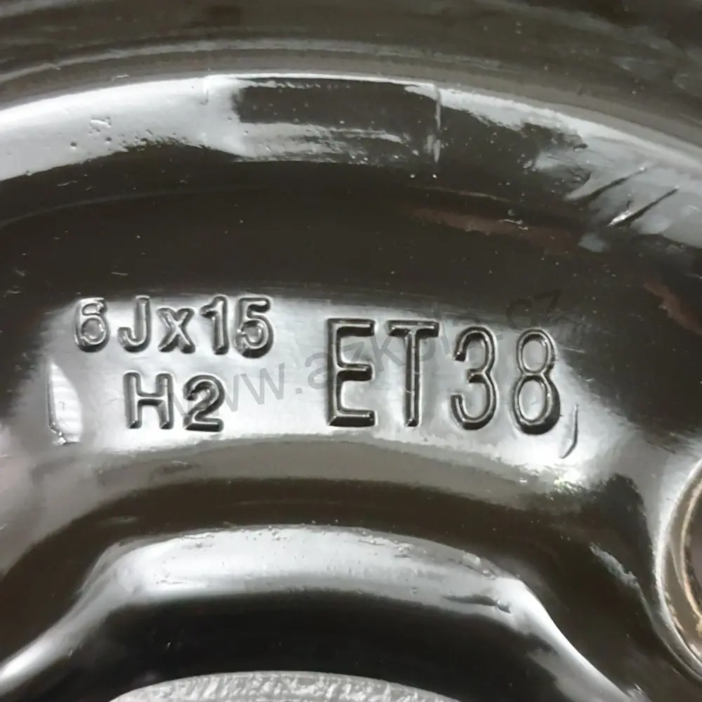 Sada zimních kol Škoda, Volkswagen, Seat, Audi 185/60 R15 č. AK38