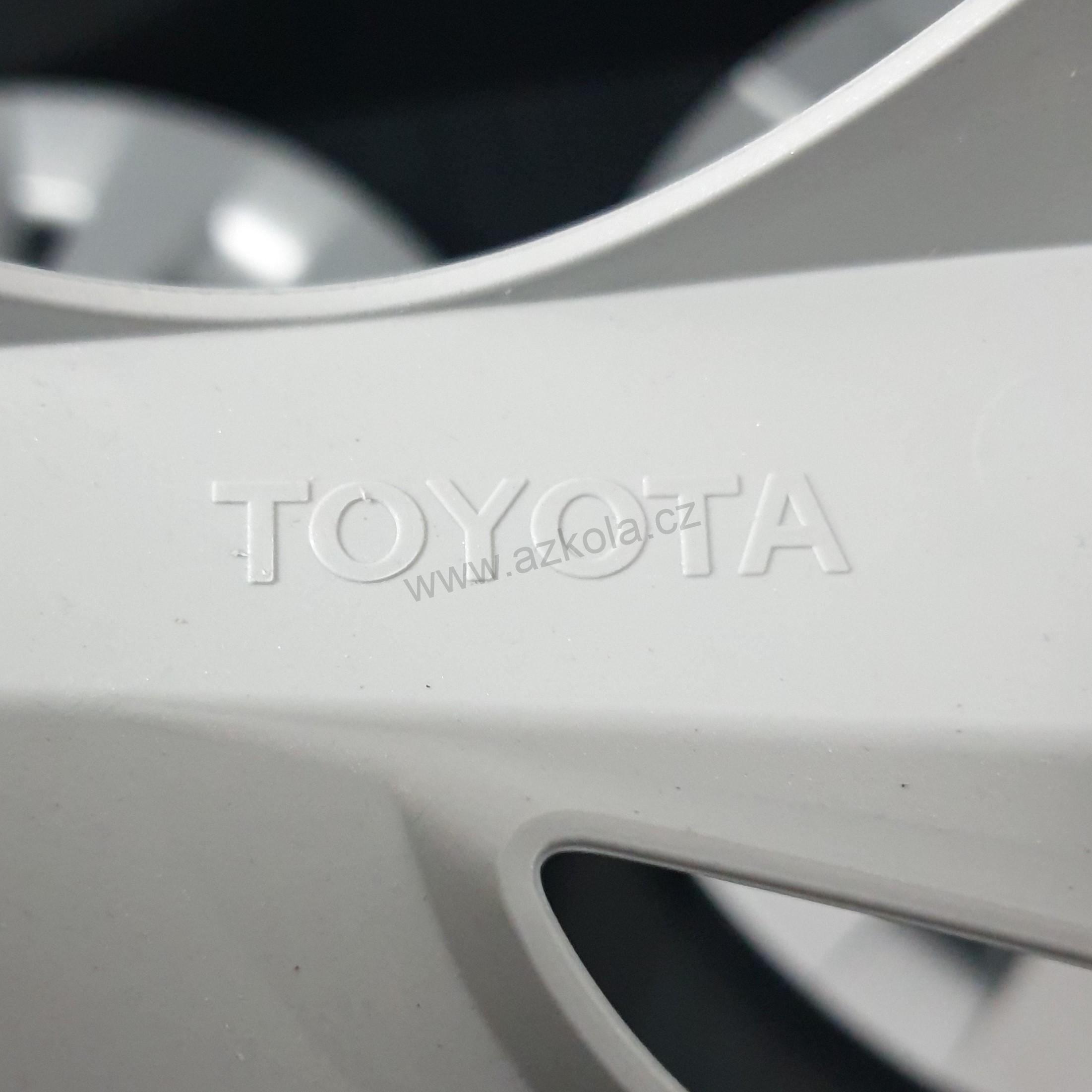 Originální poklice Toyota 15" Auris, Yaris (zánovní)
