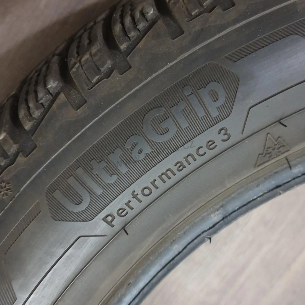 Zimní pneumatiky 185/60 R15 GoodYear č. AP735