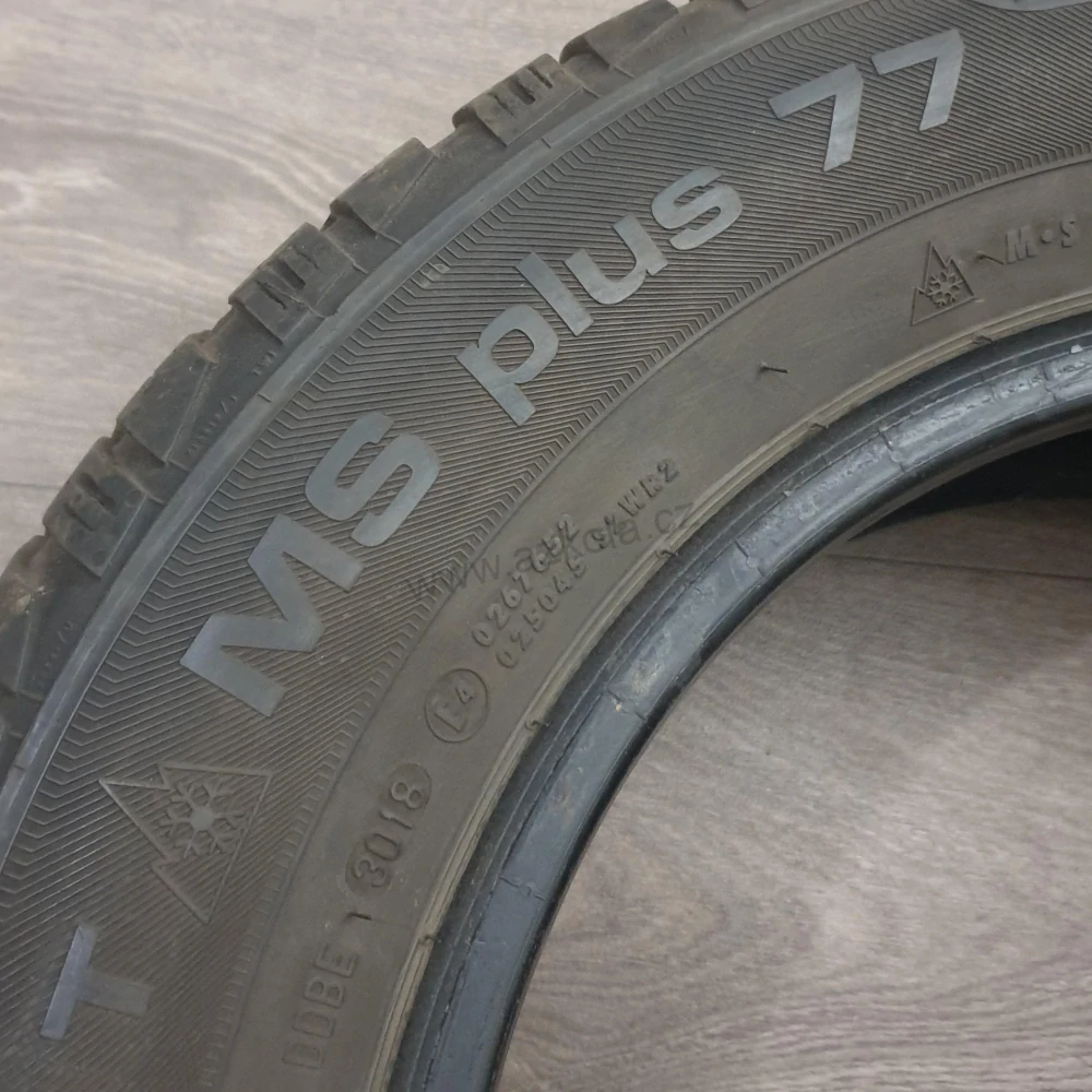 Zimní pneumatiky 195/65 R15 Uniroyal č. AP772