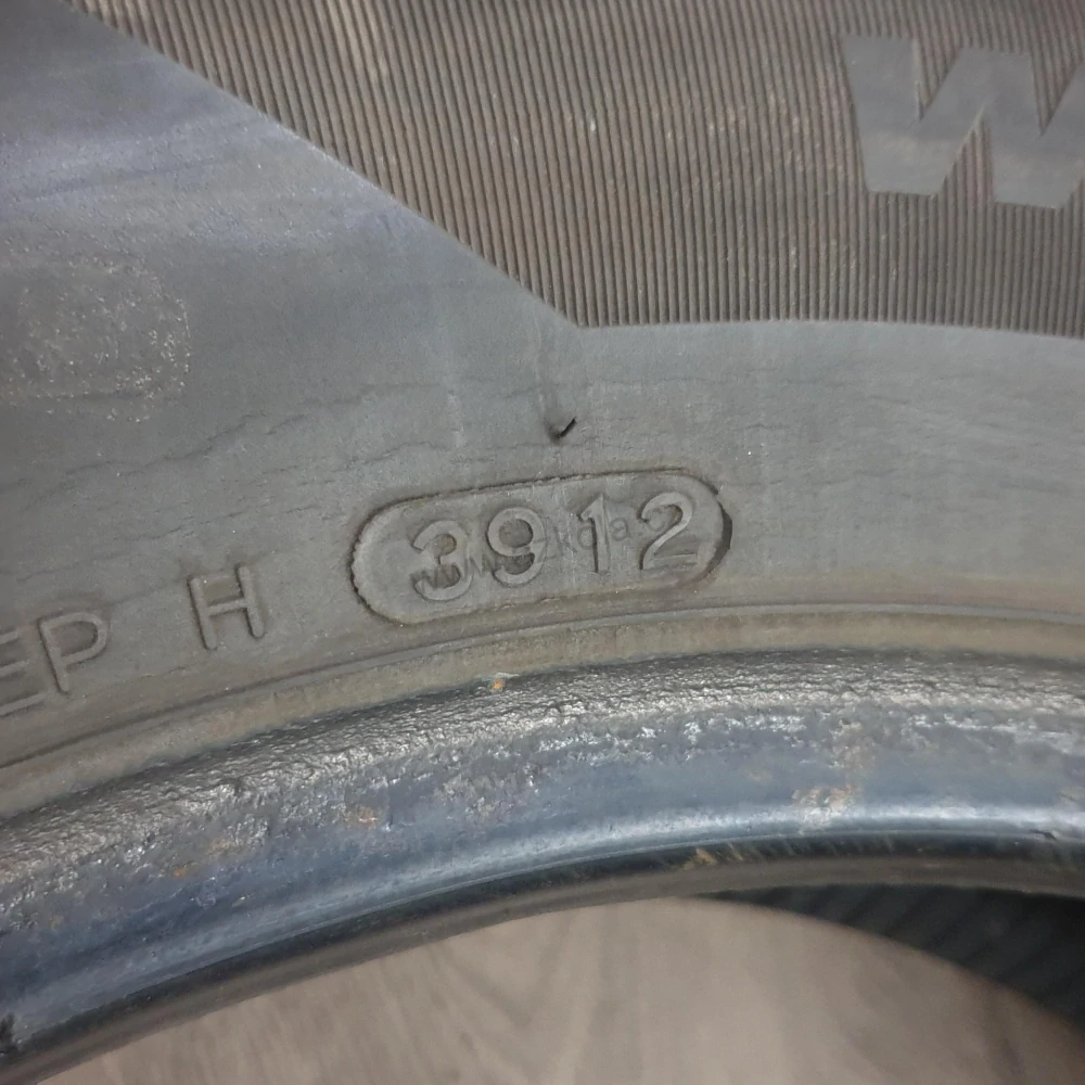 Zimní pneumatiky 195/65 R15 Hankook č. AP773