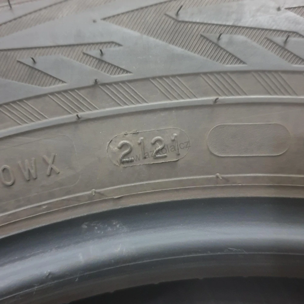 Zimní pneumatiky 215/65 R17 Nokian č. AP781
