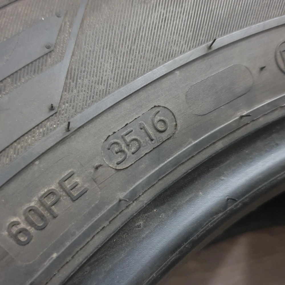 Zimní pneumatiky 215/60 R17C Nokian č. AP795