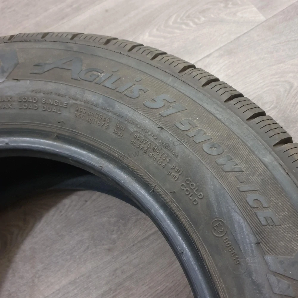 Zimní pneumatiky 215/65 R15C Michelin č. AP811