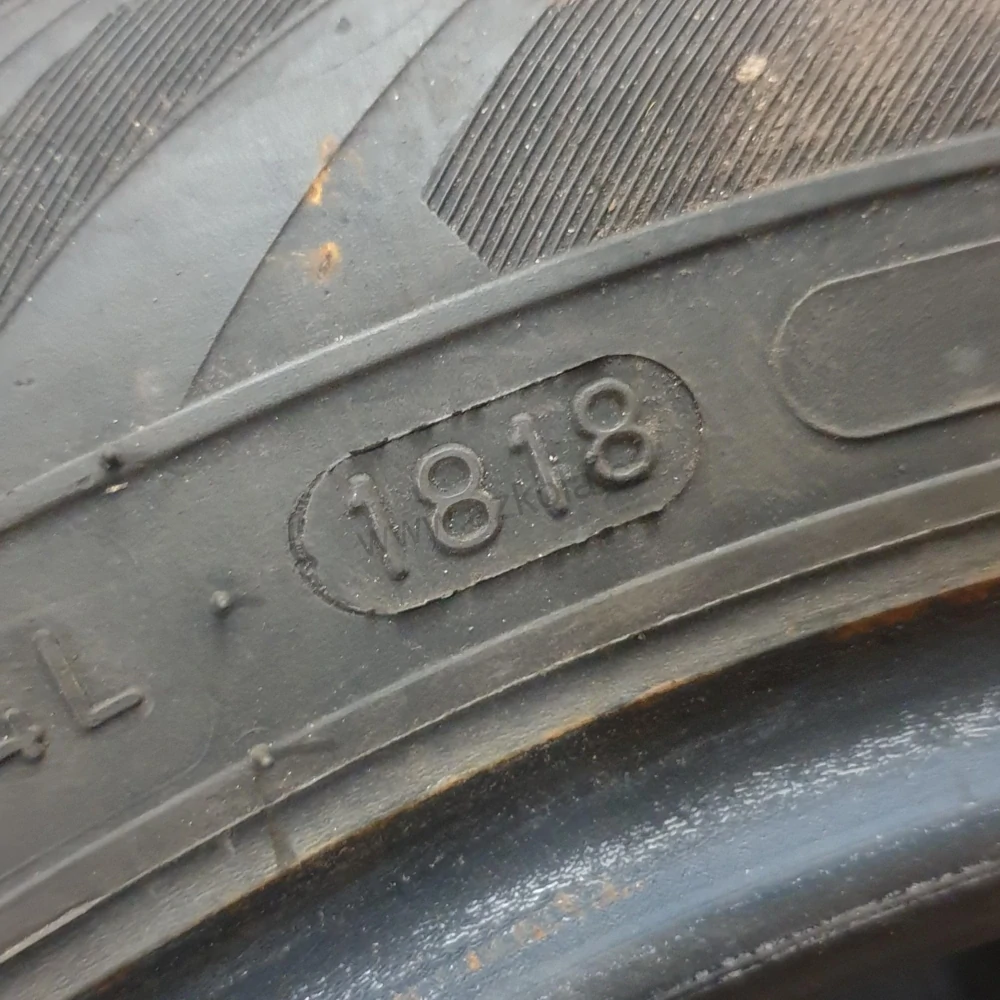 Zimní pneumatiky 185/60 R15 Nokian č. AP871