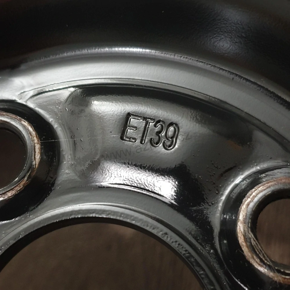 Zimní kola Toyota Yaris 175/65 R15 č. AK164