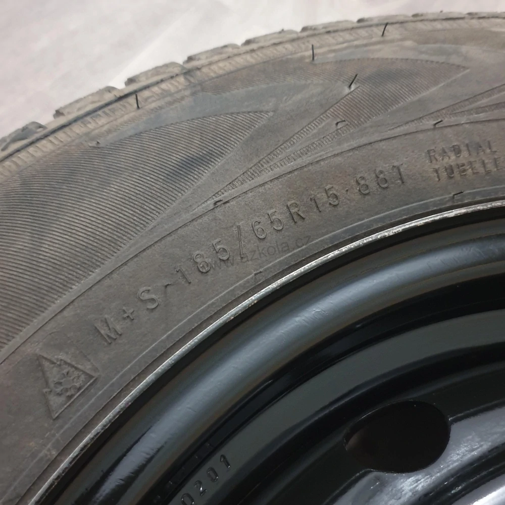 Zimní kola Hyundai Bayon, i20 185/65 R15 č. AK176