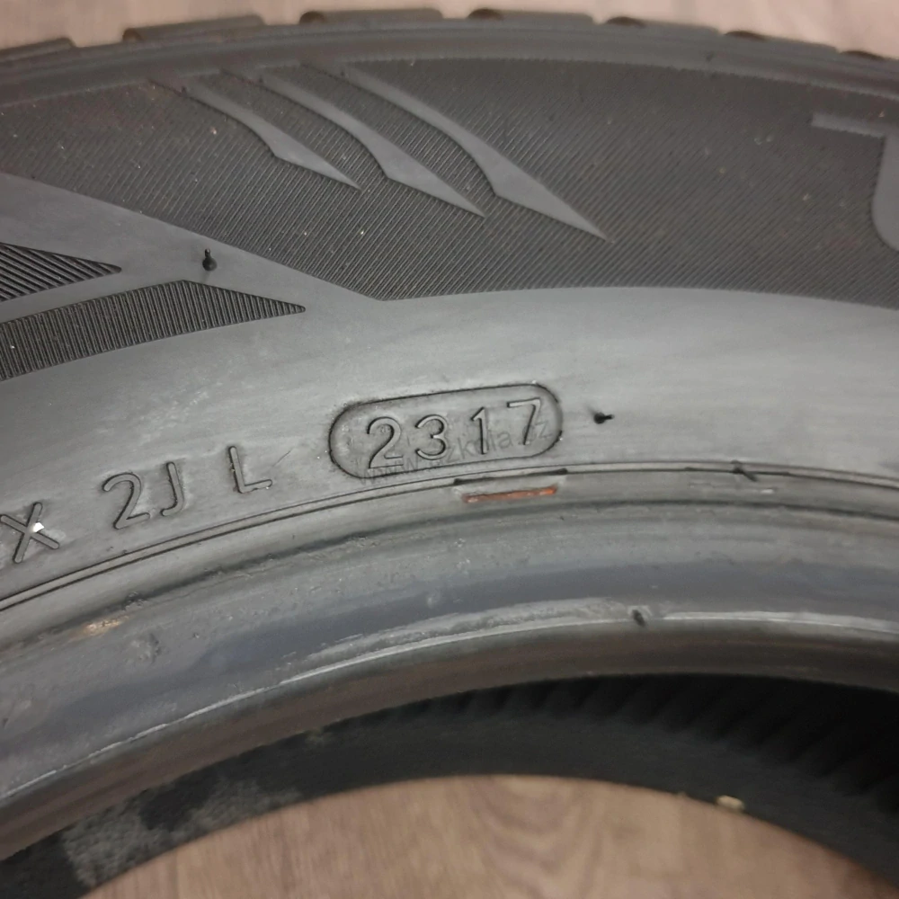 Zimní pneumatiky 205/60 R16 Laufenn č. AP886