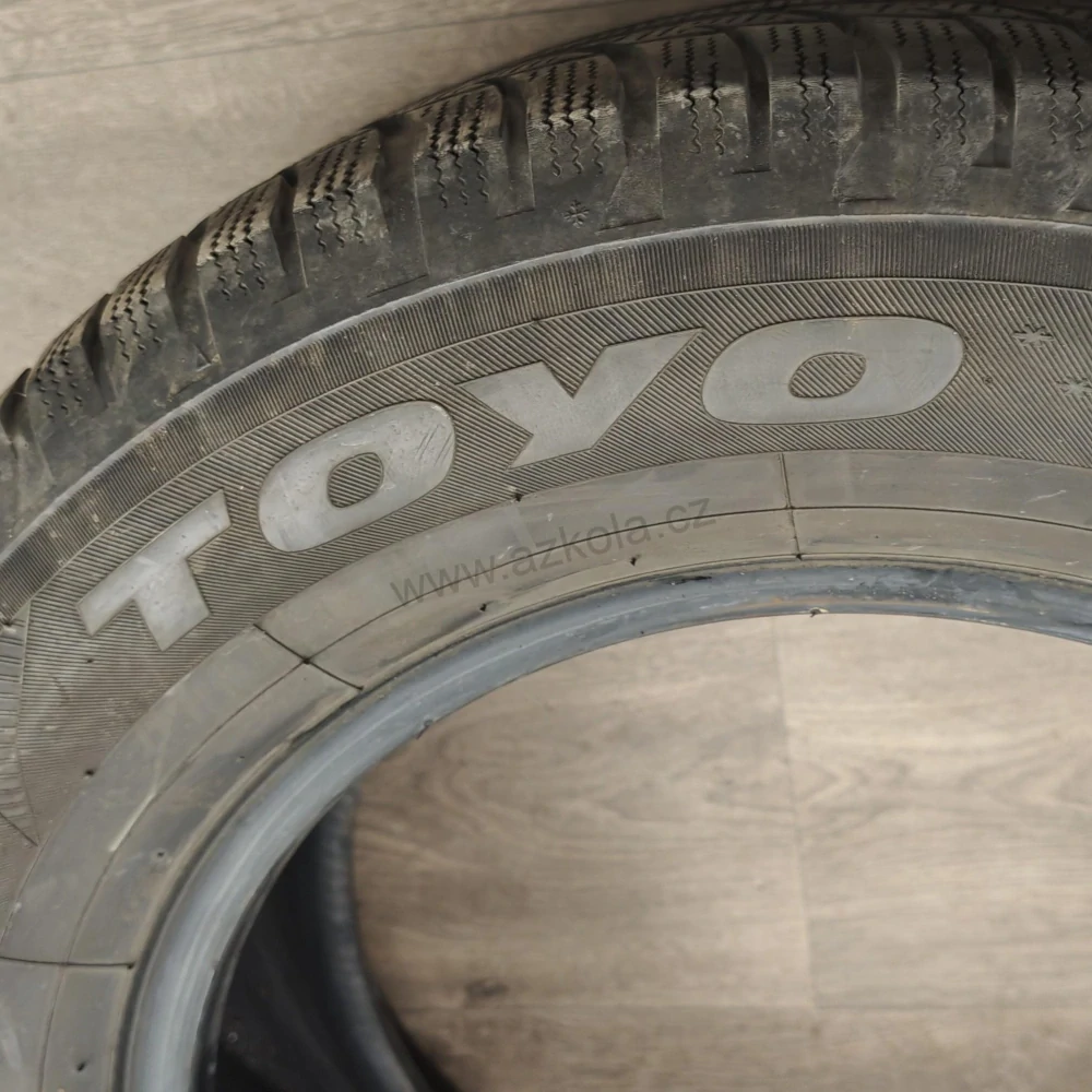 Zimní pneumatiky 215/65 R16 Toyo č. AP896