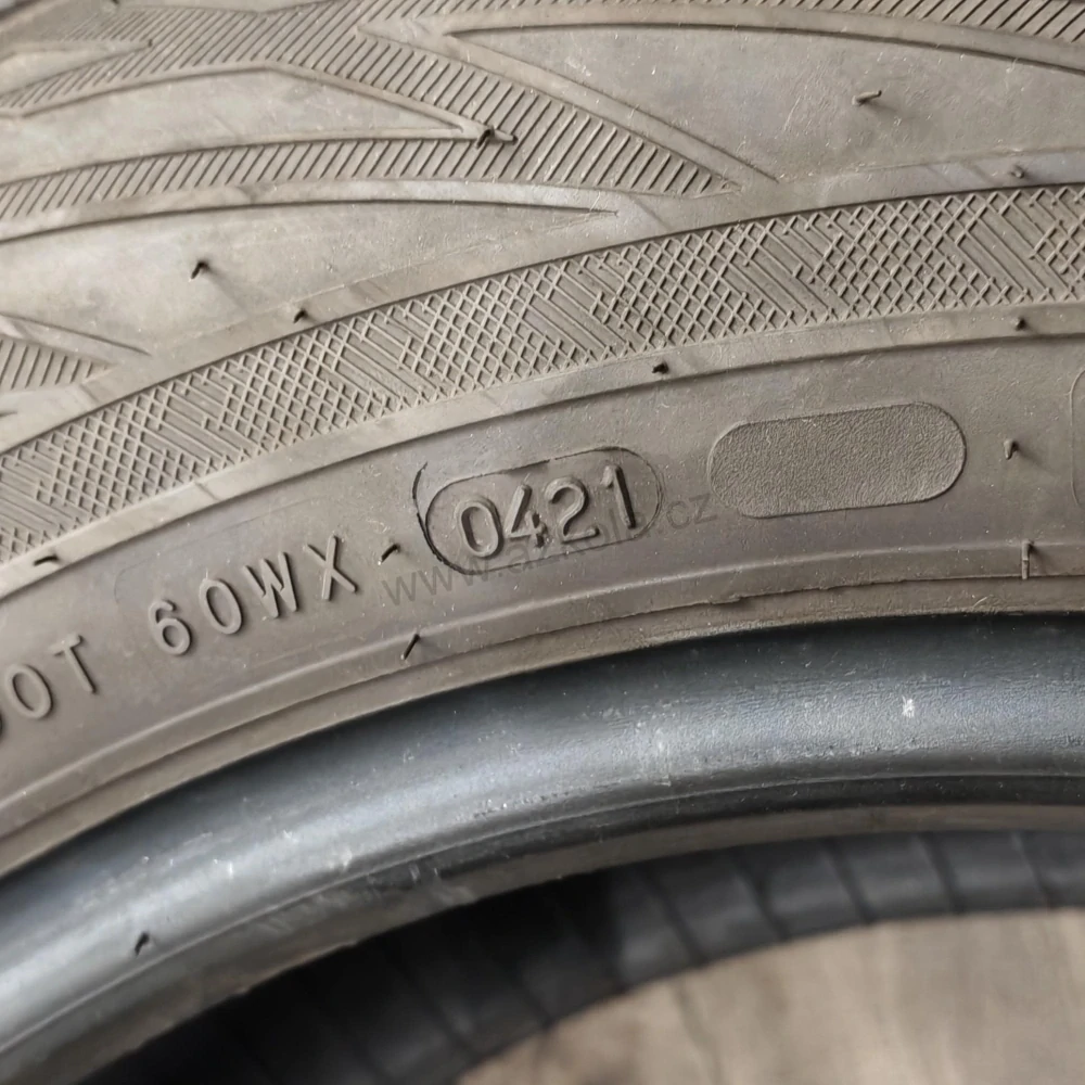 Zimní pneumatiky 215/65 R17 SUV Nokian č. AP903