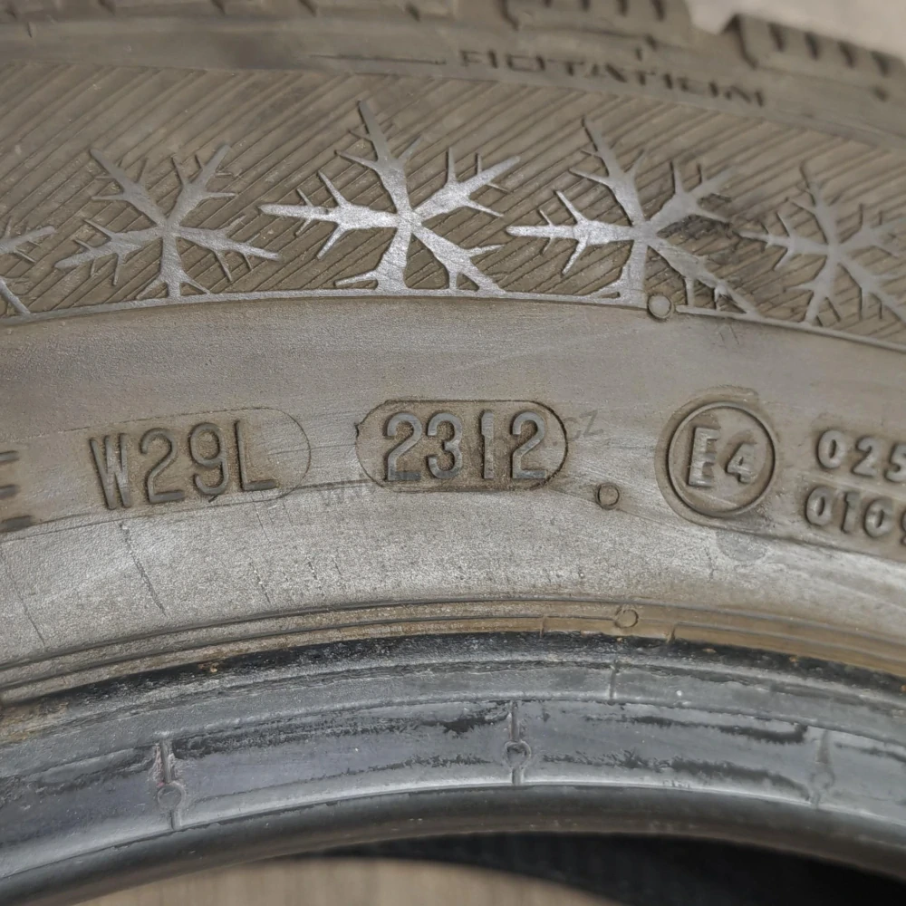 Zimní pneumatiky 195/65 R15 Barum č. AP909