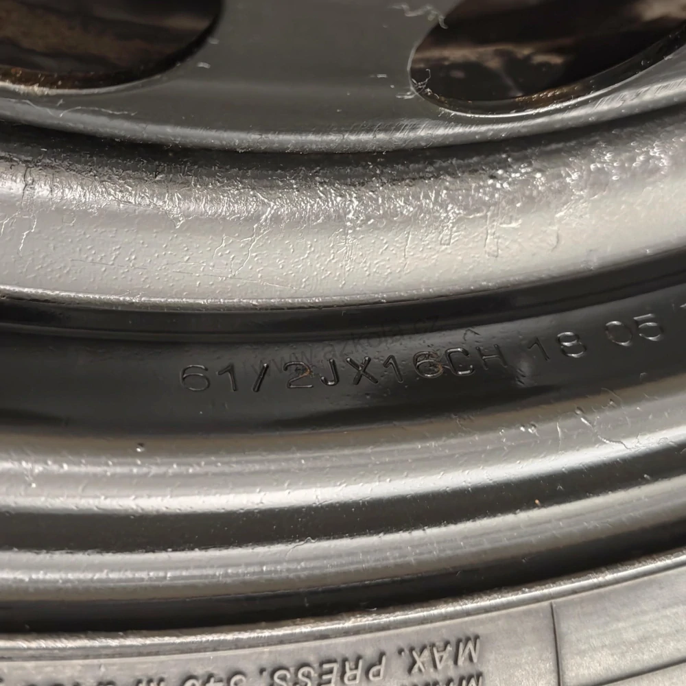 Zimní kola Suzuki SX4, Vitara 215/60 R16 č. AK198