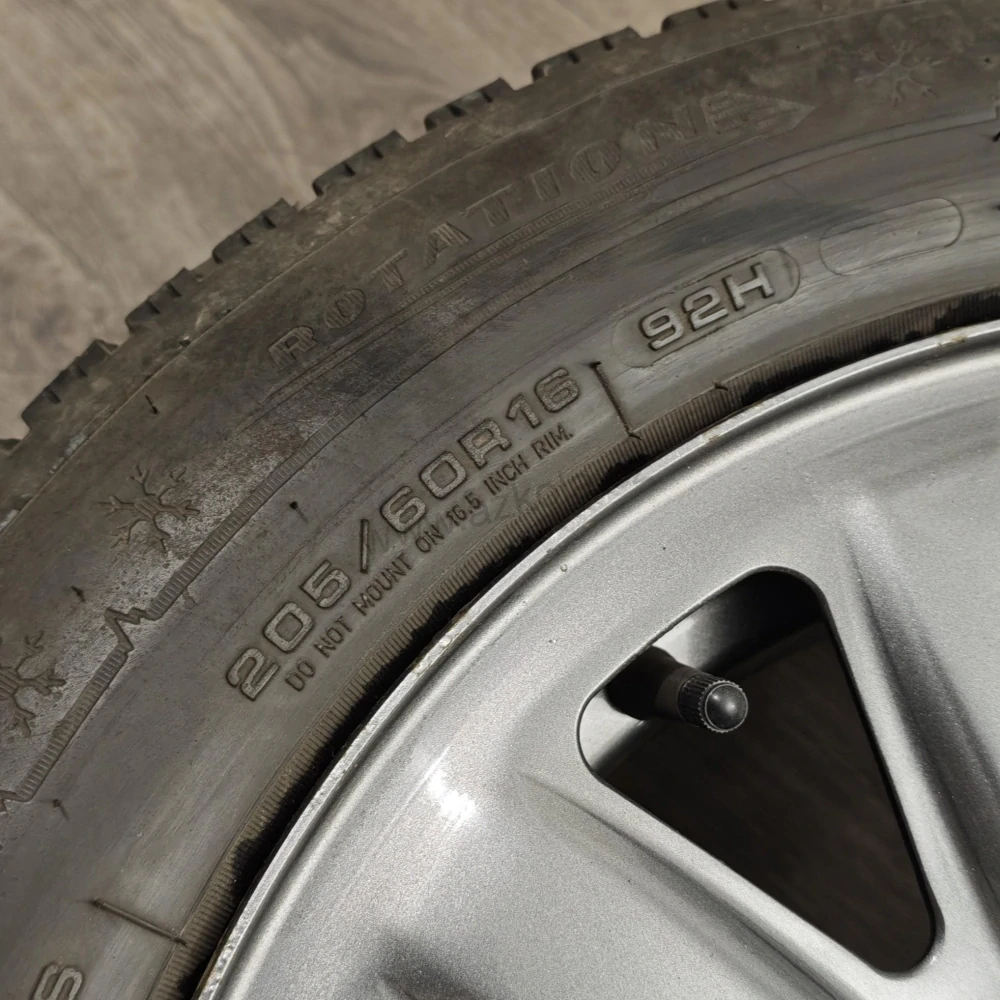 Zimní kola Škoda, Volkswagen, Seat, Audi 205/60 R16 č. AK199