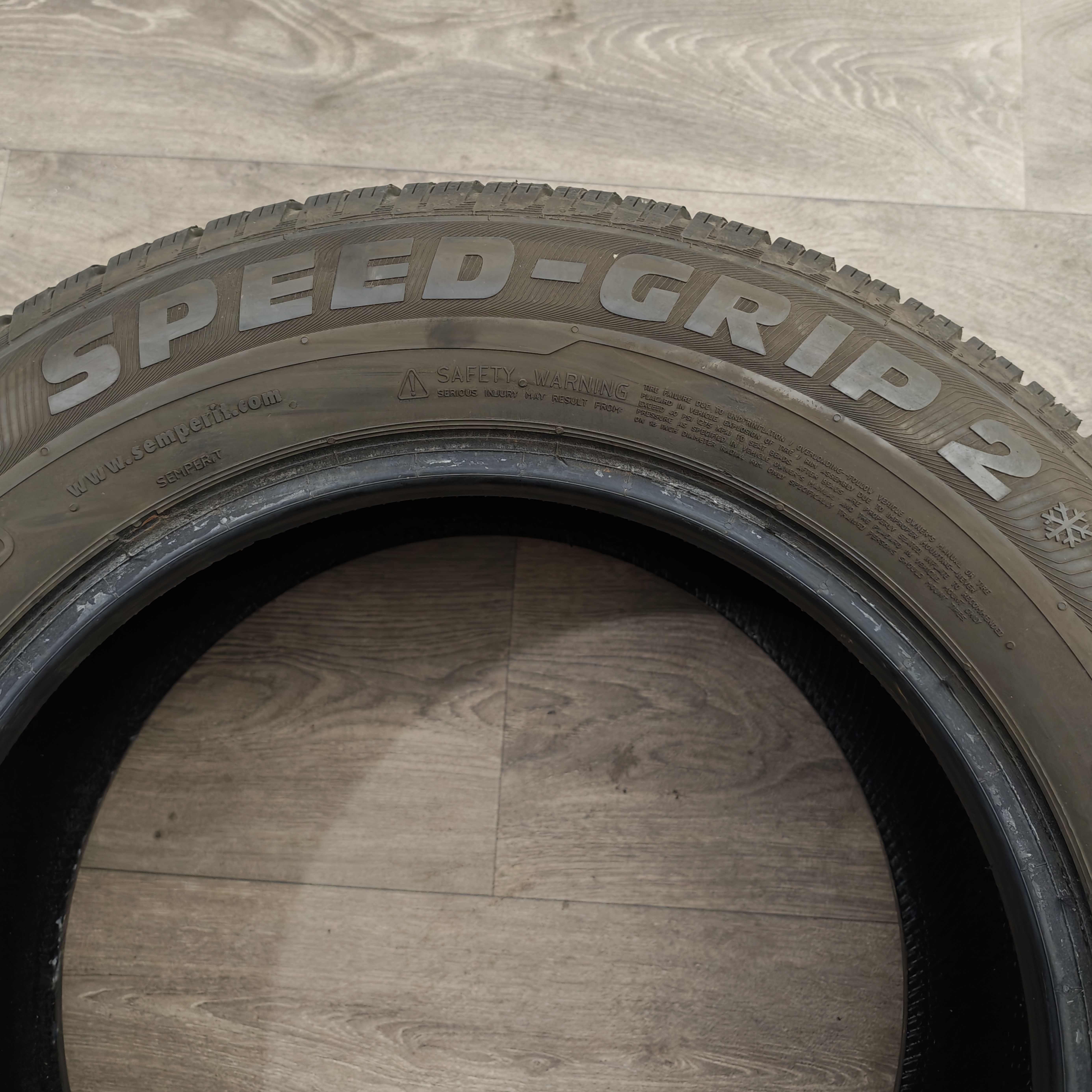 Zimní pneumatiky 215/65 R16 Semperit č. AP950