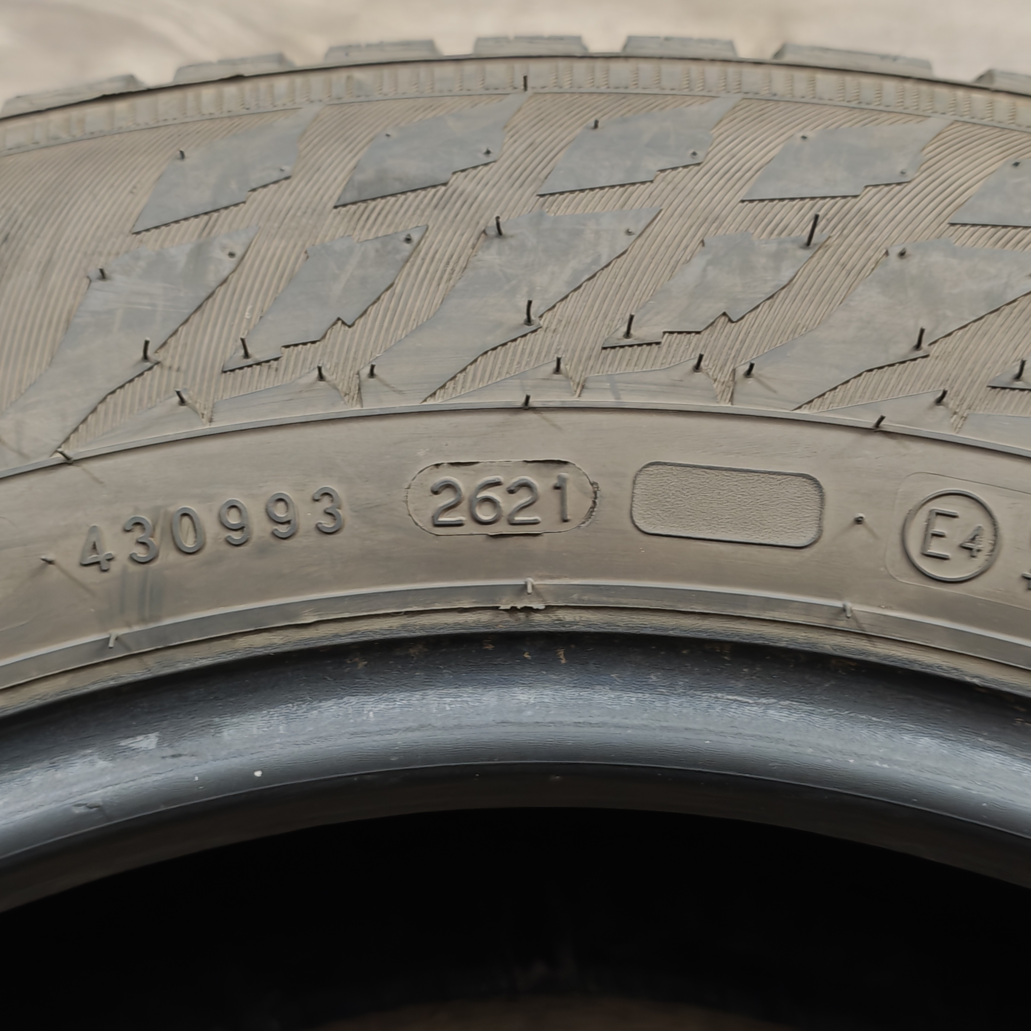 Zimní pneumatiky 215/60 R16 Nokian č. AP973
