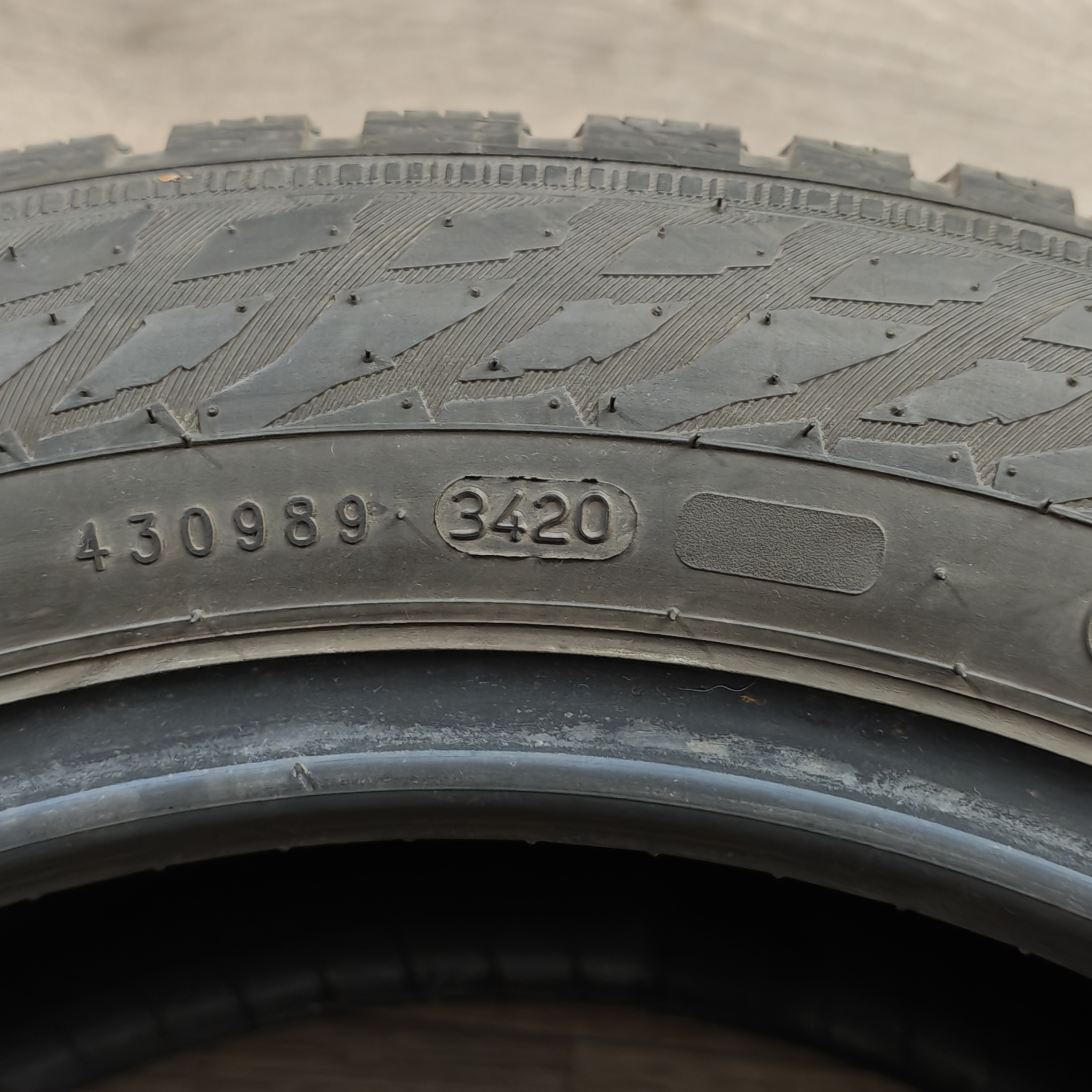 Zimní pneumatiky 205/55 R16 Nokian č. AP974