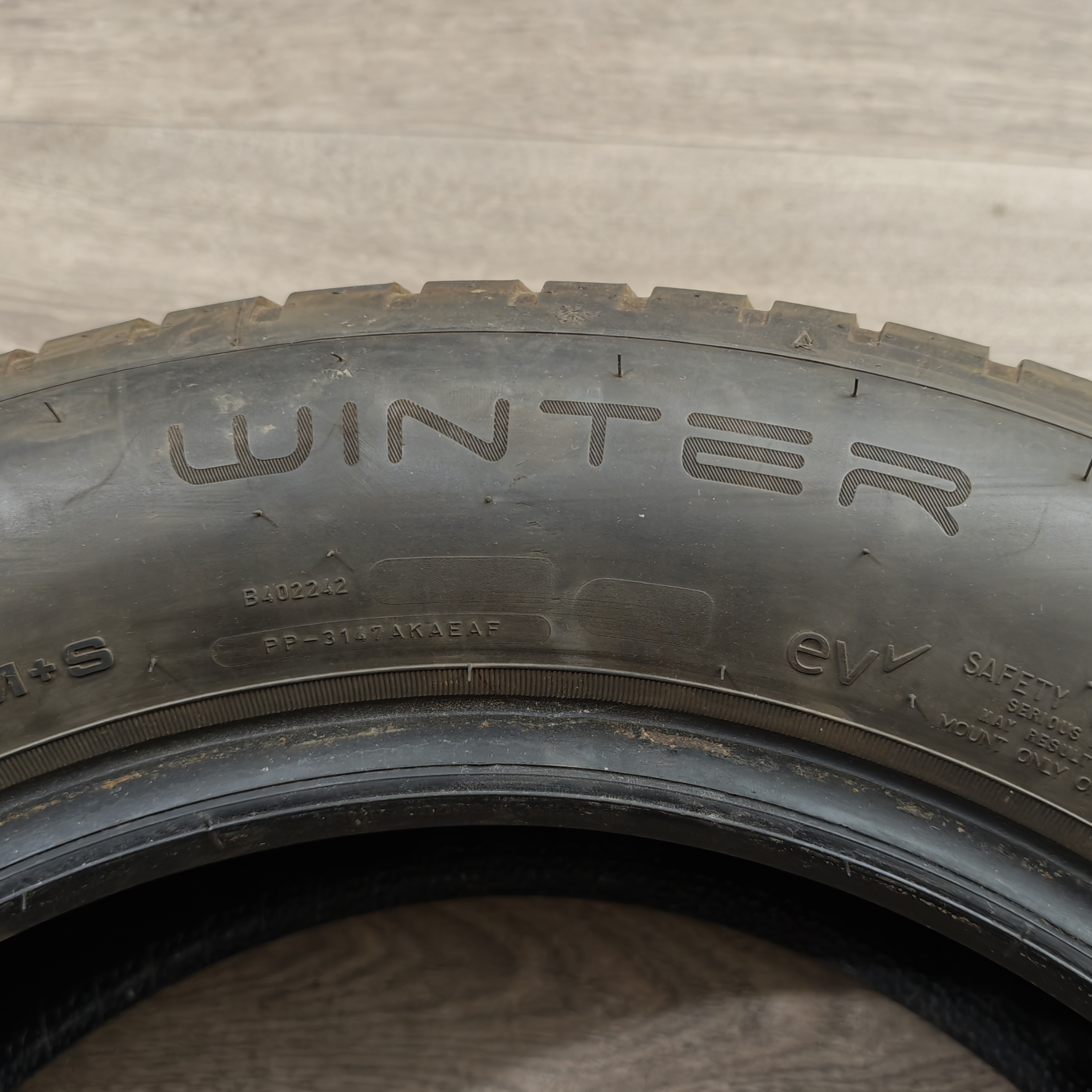 Zimní pneumatiky 205/60 R16 Dunlop č. AP978