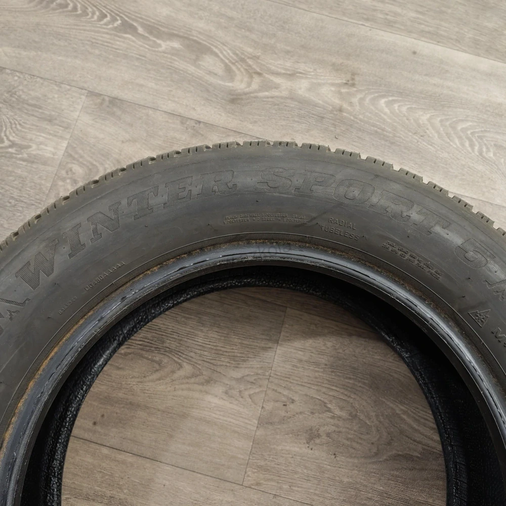 Zimní pneumatiky 215/60 R16 Dunlop č. AP1017