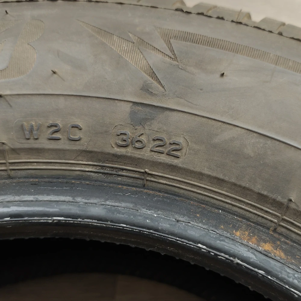 Zimní pneumatiky 195/65 R15 Bridgestone č. AP1008