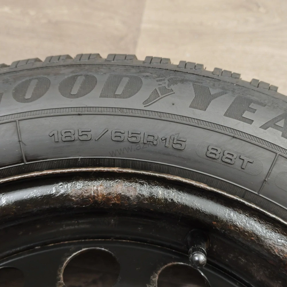 Zimní kola Dacia, Renault 185/65 R15 č. AK211