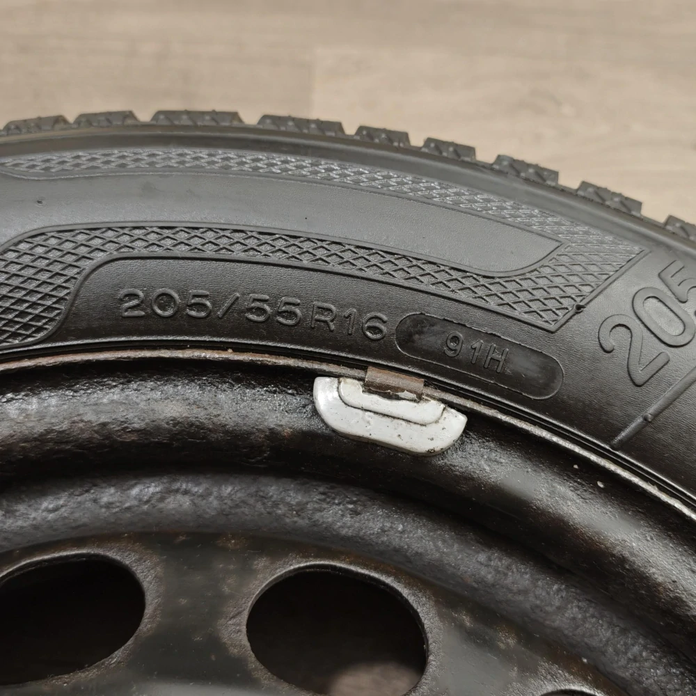 Zimní kola Škoda, Volkswagen, Seat, Audi 205/55 R16 č. AK216
