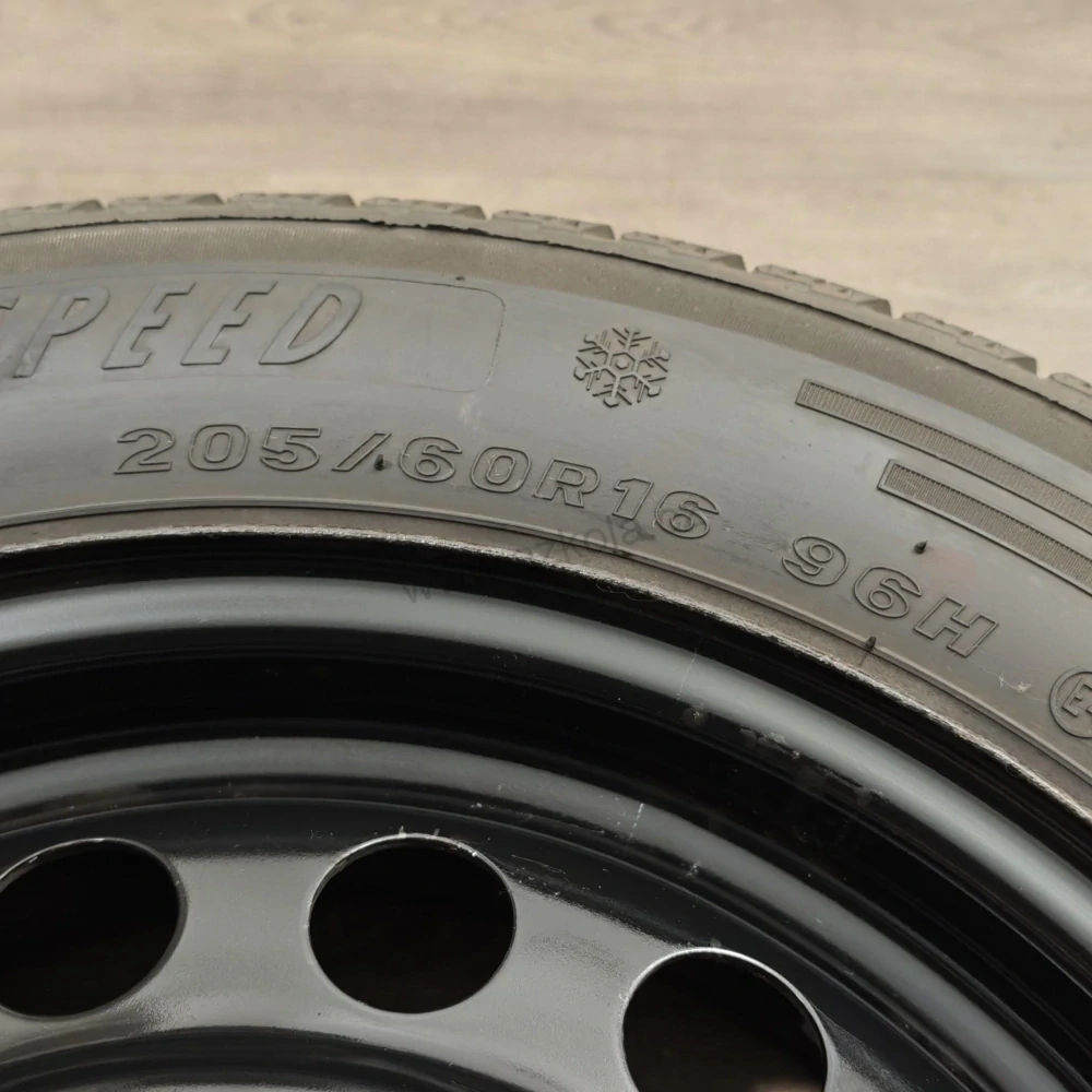Zimní kola Suzuki SX4, Fiat Sedici 205/60 R16 č. AK217